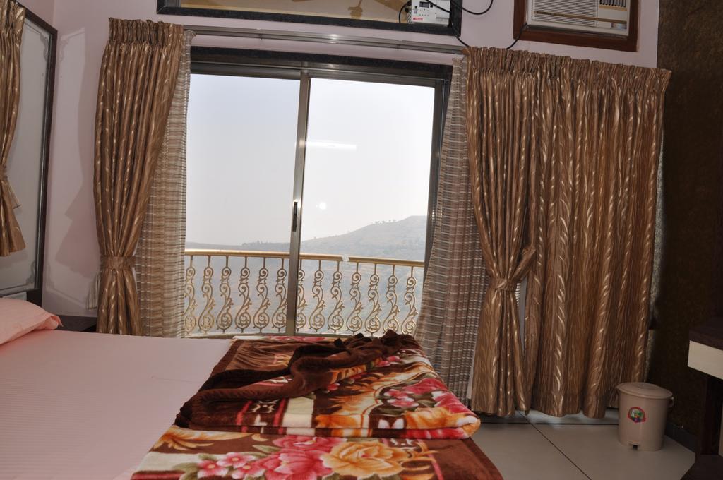 Raval Bunglow Ξενοδοχείο Panchgani Δωμάτιο φωτογραφία